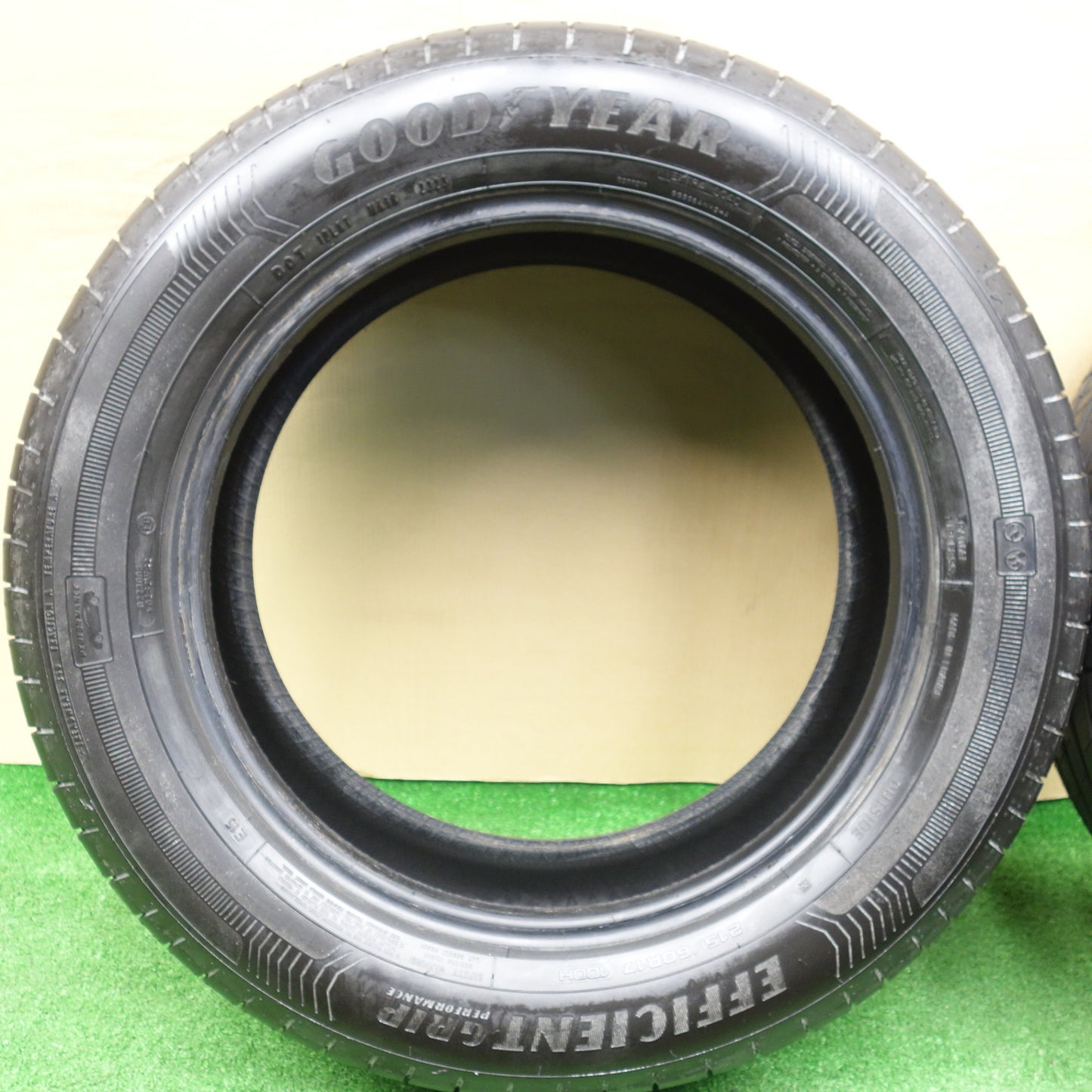 新車外し！23年★215/60R17 グッドイヤー EFFICIENTGRIP PERFORMANCE タイヤ 17インチ C-HR アルファード ヴェルファイア 等★5121505KTノタ