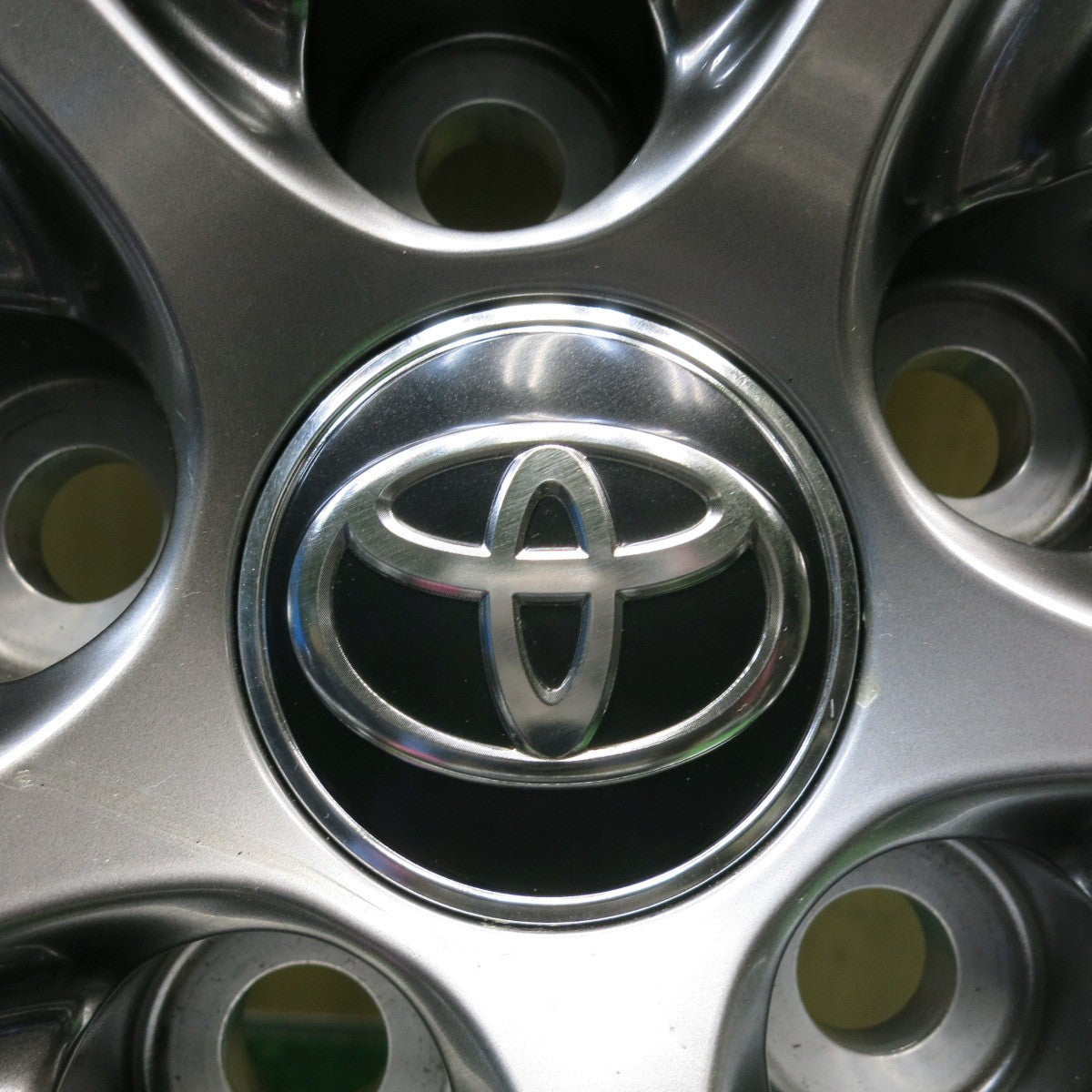 新車外し！24年★トヨタ 80系 ハリアー 純正 225/55R19 トーヨー プロクセス R46A 19インチ PCD114.3/5H★5112001HAノ