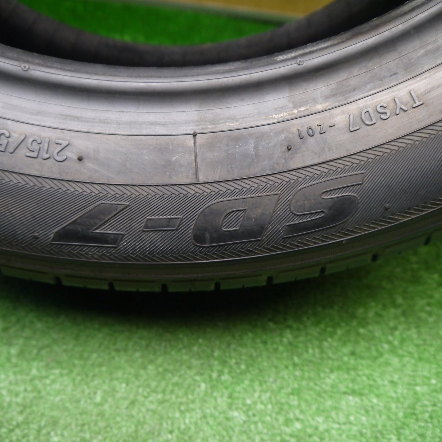 新車外し！2本★215/55R17 トーヨー SD-7 タイヤ 17インチ クラウン カムリ ヴェゼル スカイライン フォレスター 等★5110409Hノタ