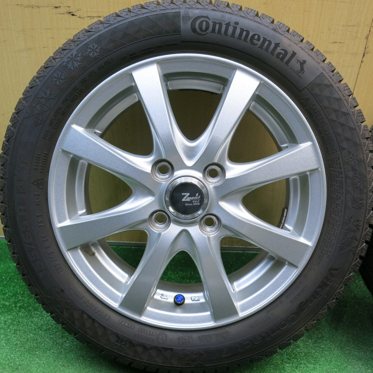 バリ溝！24年！キレイ！9.5分以上★スタッドレス 155/65R14 コンチネンタル バイキングコンタクト7 Zmeist VS-8 14インチ PCD100/4H★6032901HAス