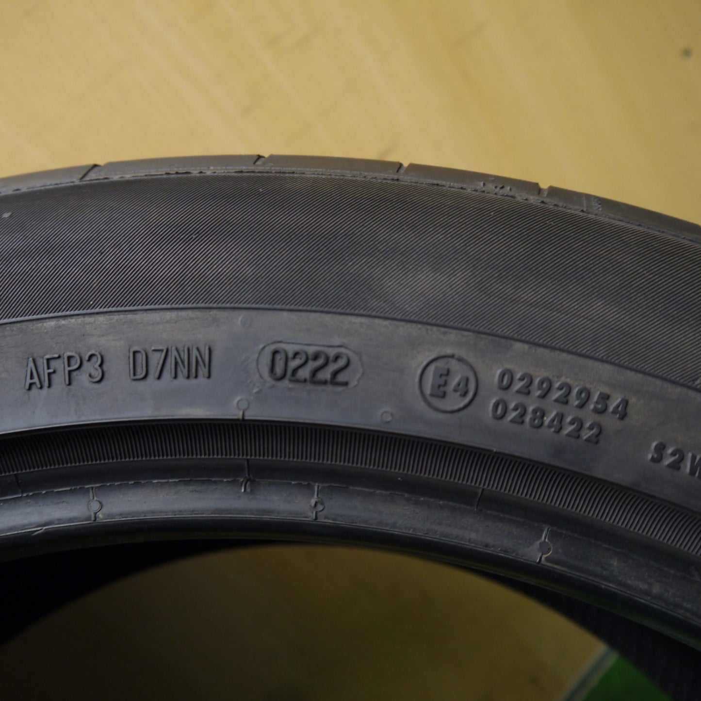 2本価格！22年★275/45R21 コンチネンタル スポーツコンタクト6 タイヤ 21インチ ベンツ GLS GLE Gクラス W167 X167 W463 等★6032504Hノタ