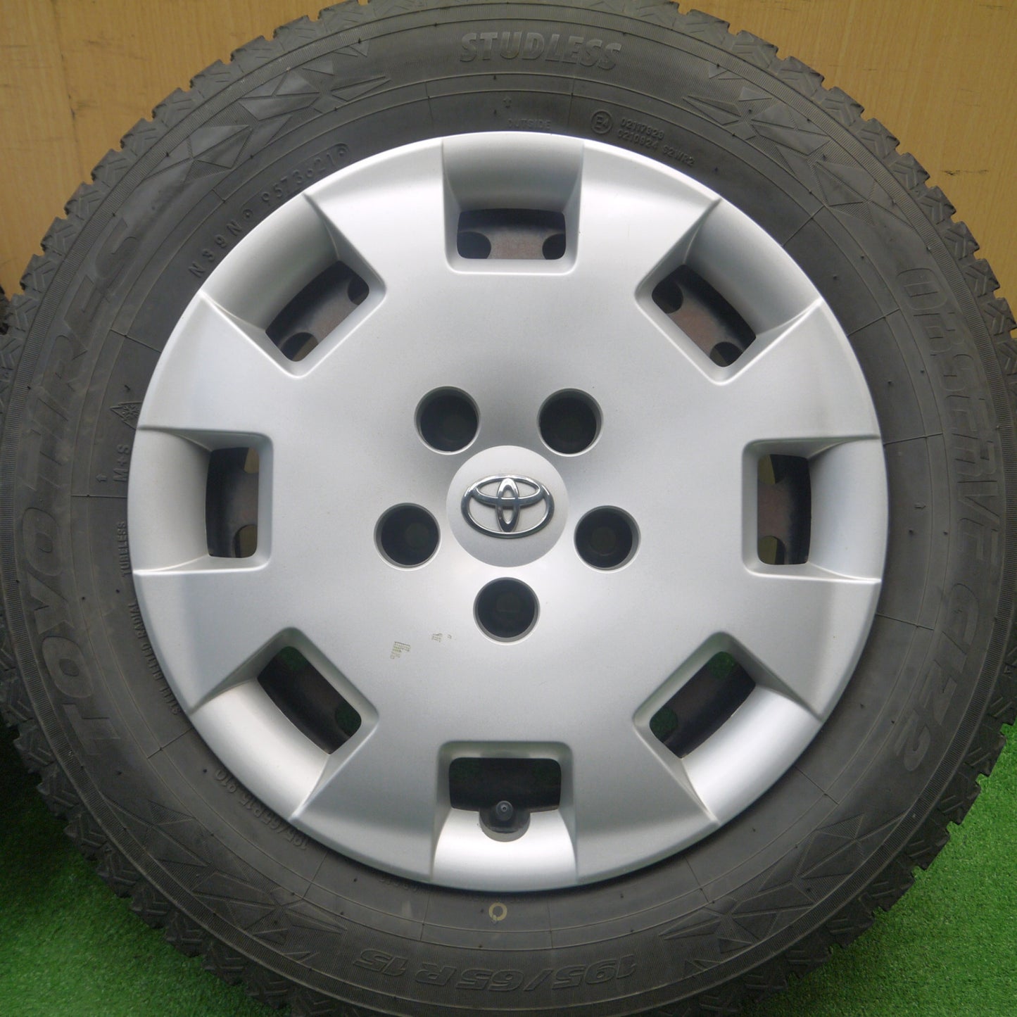[送料無料] バリ溝！21年！9分★トヨタ ノア ヴォクシー アイシス 等 純正 スチール 195/65R15 スタッドレス トーヨー オブザーブ GIZ2 PCD114.3/5H★4102306Hス