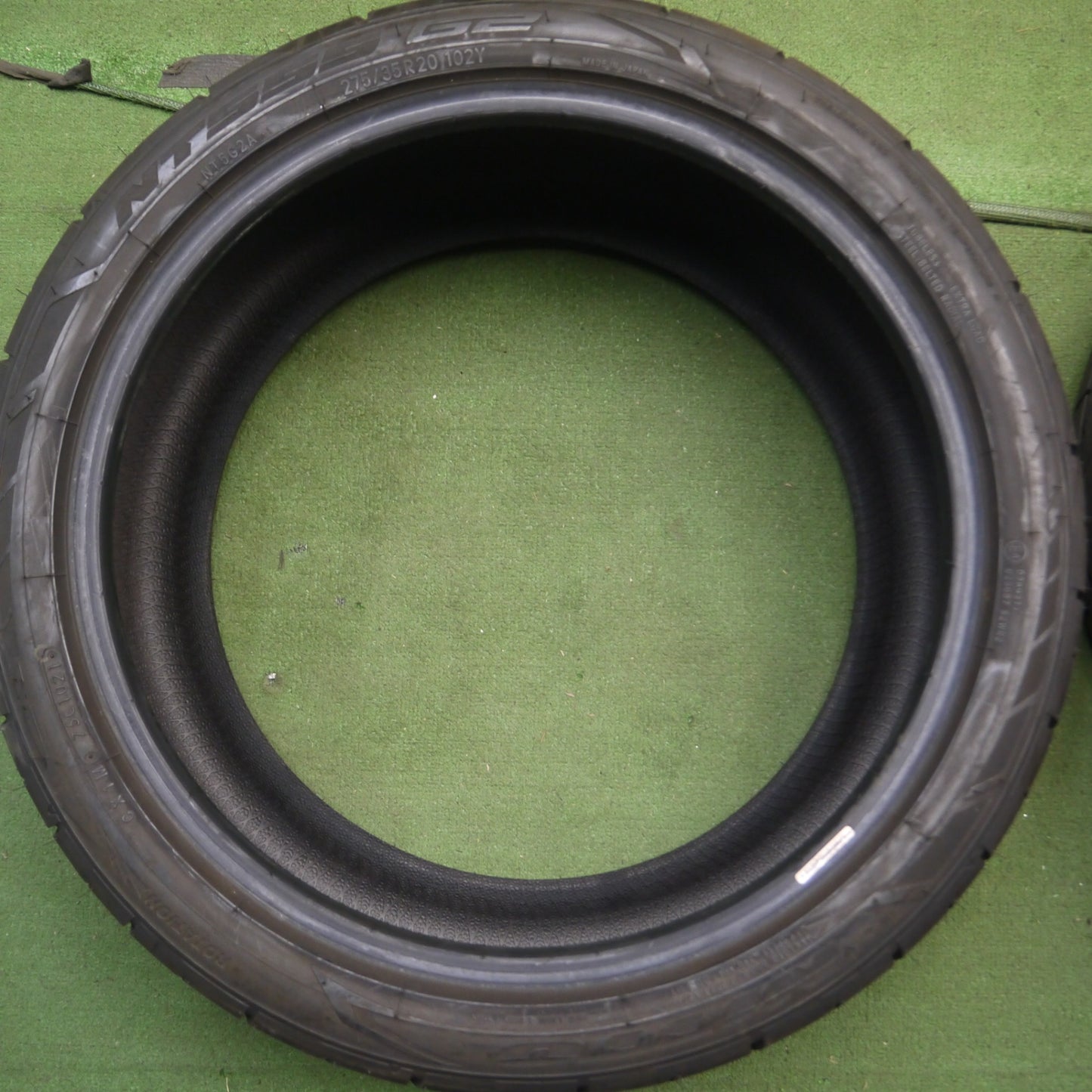 *送料無料* バリ溝！21年！9.5分★245/40R20 275/35R20 ニットー NT555 G2 タイヤ 20インチ レクサス LS BMW 7シリーズ 等★4042215Hノタ