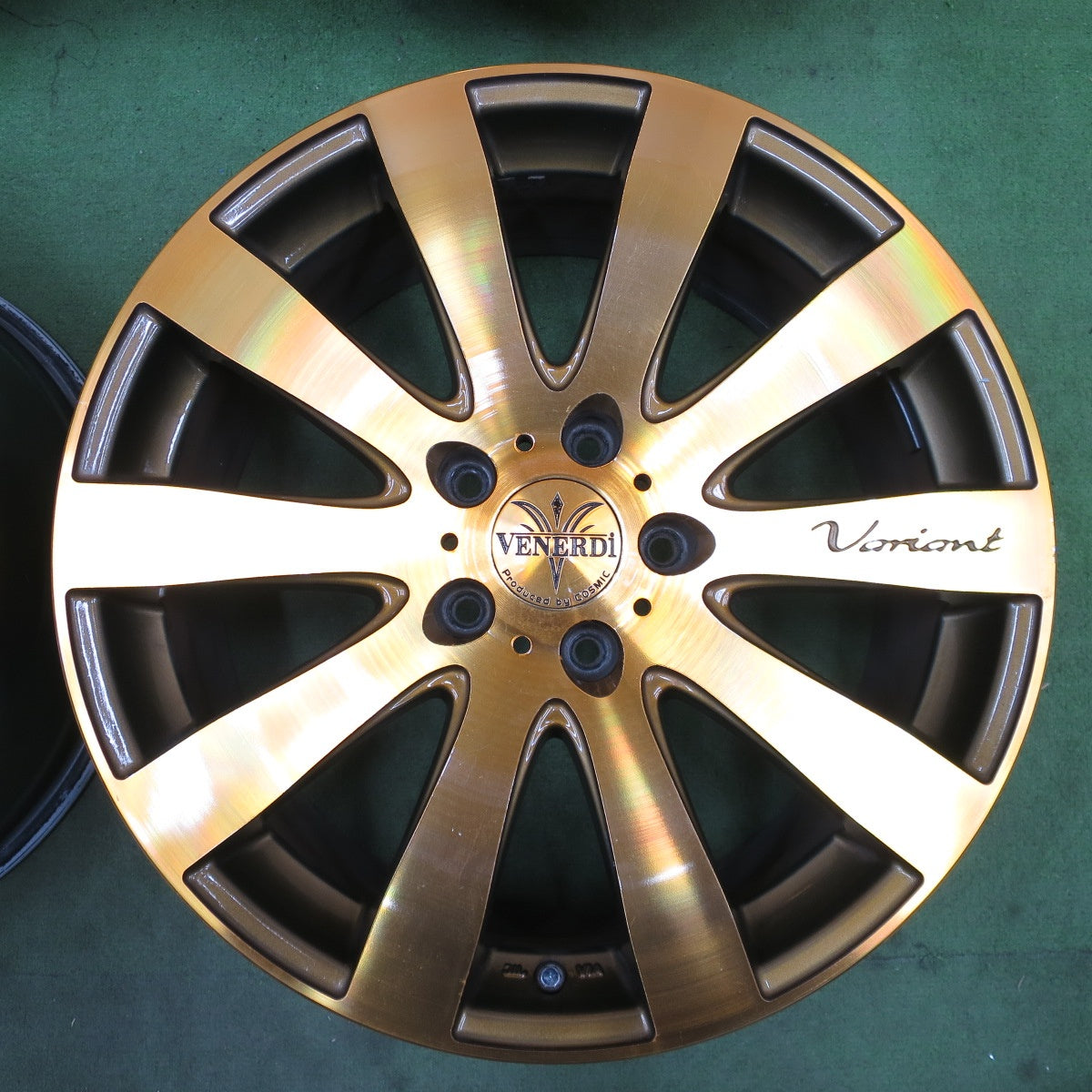 キレイ！付属品付き★VENERDi VARIANT COSMIC 18インチ ホイール ヴェネルディ ヴァリアント コスミック 18×7.5J PCD114.3/5H★6070603NGホ