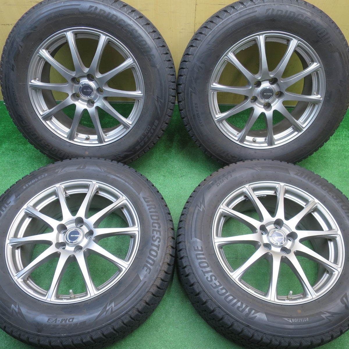 センサー付！バリ溝！23年！キレイ！9分★レクサス RX 等 235/65R18 スタッドレス ブリヂストン ブリザック DM-V3 ECO FORME SE-23 18インチ エコフォルム PCD114.3/5H★5110908NJス