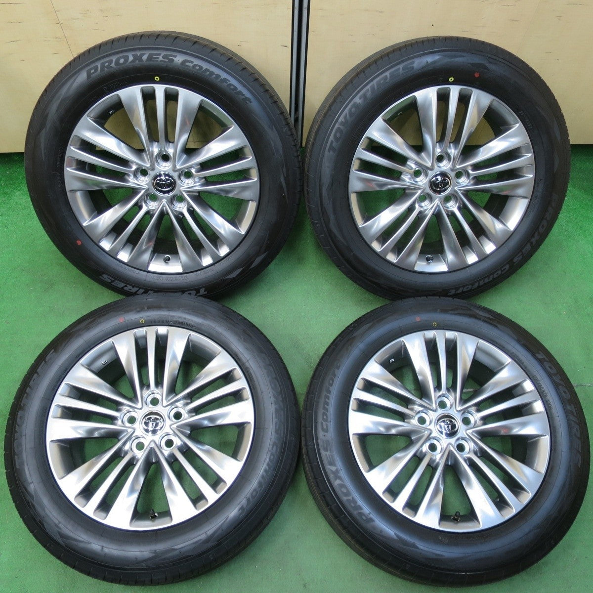 新車外し 24年★トヨタ 40系 アルファード Zグレード 純正 225/60R18 トーヨー プロクセス コンフォート PCD120/5H★4121101イノ