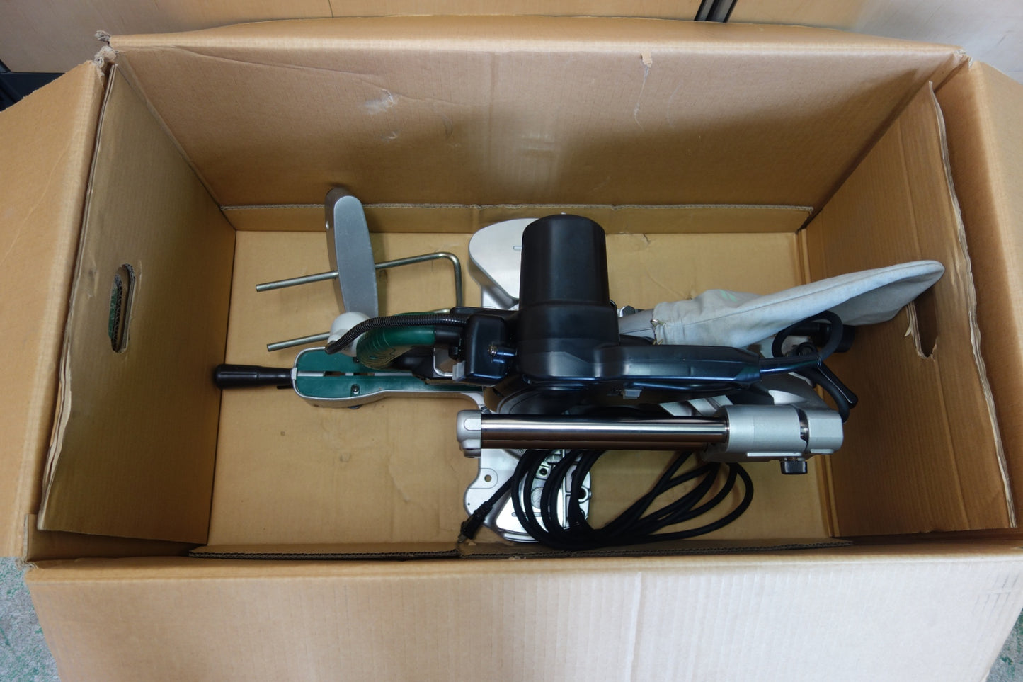 [送料無料] キレイ☆日立 190mm 卓上 スライド 丸のこ C7RSH 電動 工具 切断機 マルノコ 丸ノコ HITACHI☆