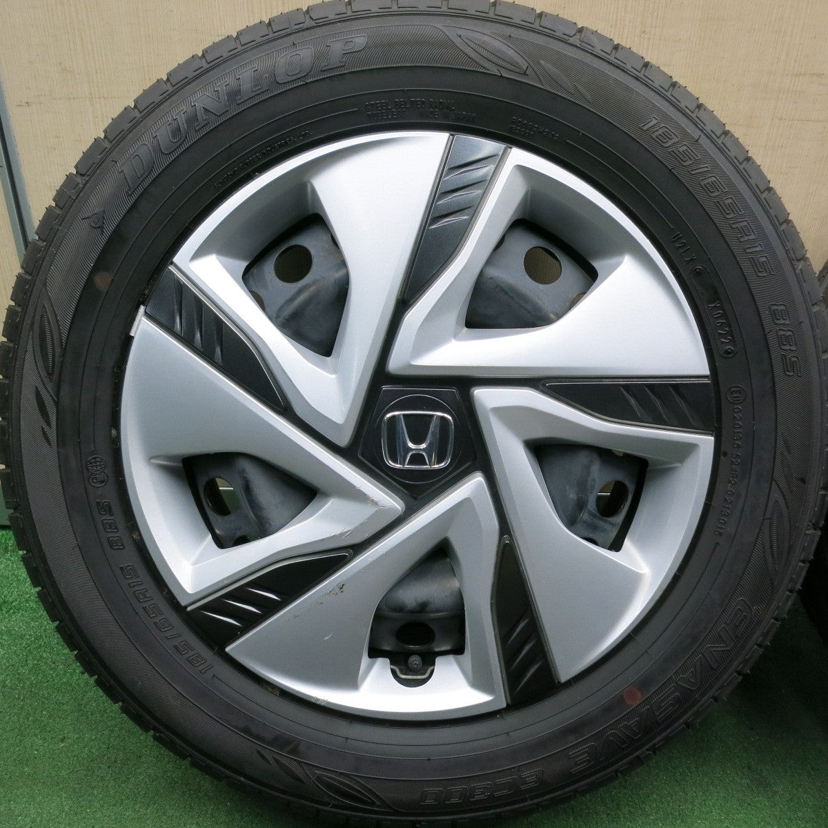 *送料無料* 超バリ溝！22年！ほぼ10分★ホンダ フリード ハイブリッド 純正 スチール 185/65R15 ダンロップ エナセーブ EC300 15インチ PCD114.3/5H★4050805HAノ