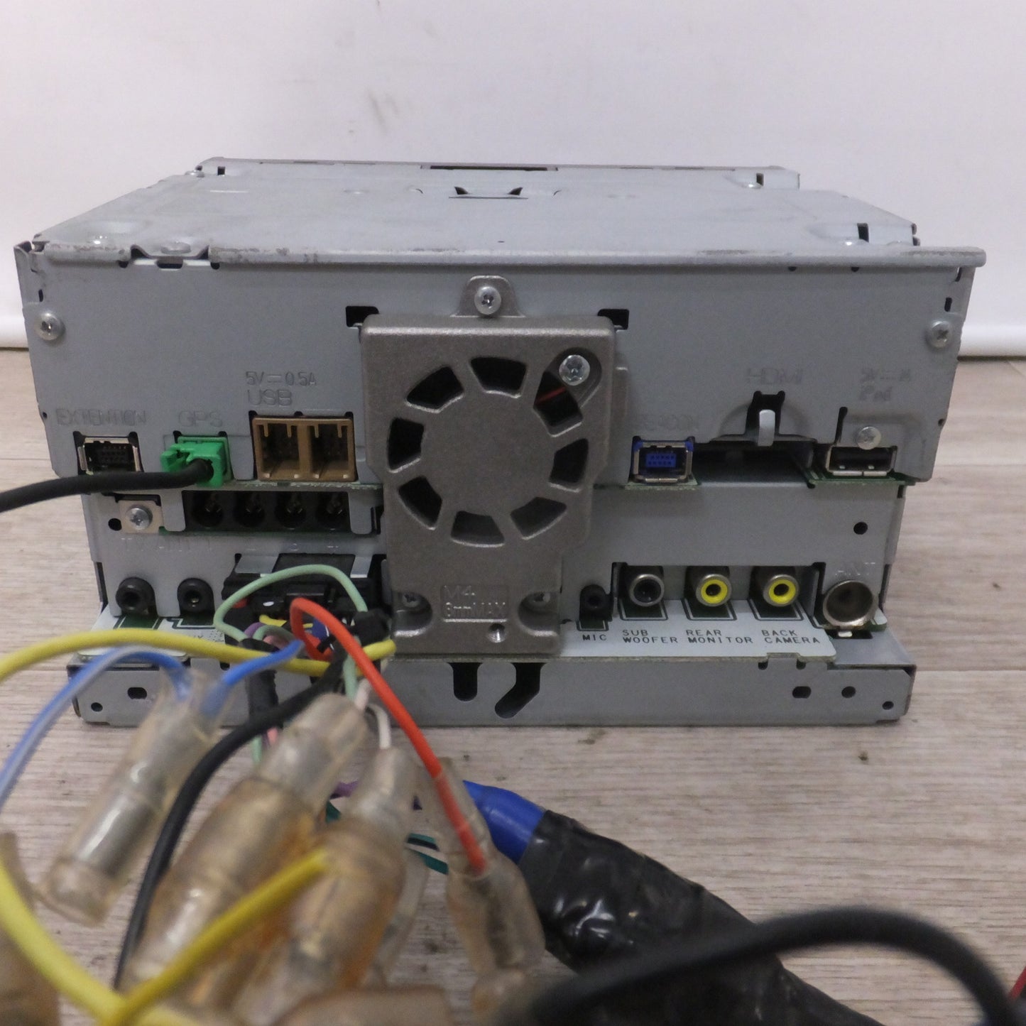 [送料無料] ★カロッツェリア carrozzeria AV一体型メモリーナビゲーション 楽ナビ AVIC-RZ99[40]★
