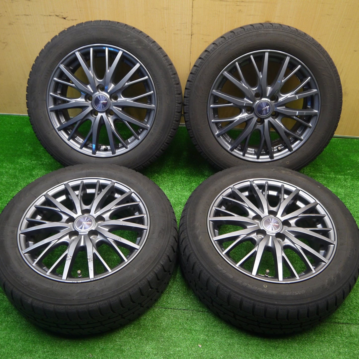 キレイ！23年★シエンタ 等 185/60R15 スタッドレス トーヨー オブザーブ ガリット GIZ ravrion RM01 ラブリオン 15インチ PCD100/5H★5101005Hス