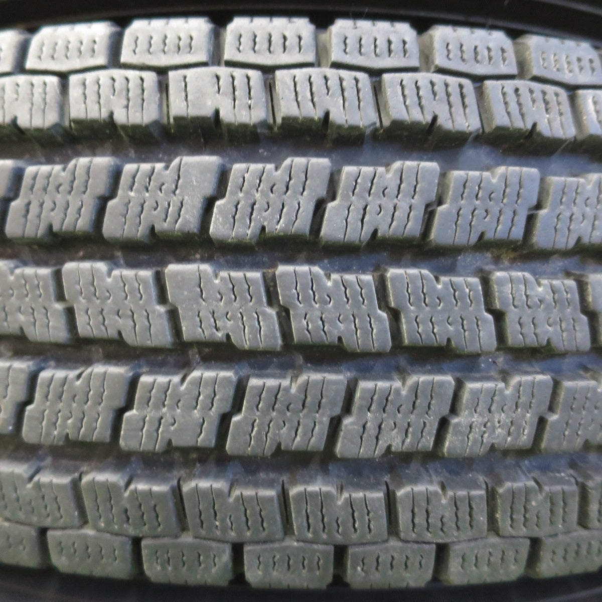 バリ溝！キレイ！9.5分★スタッドレス 165/80R14 91/90N ヨコハマ アイスガード iG91 スチール ホイール 14インチ PCD100 114.3/4H マルチ★5051310イス