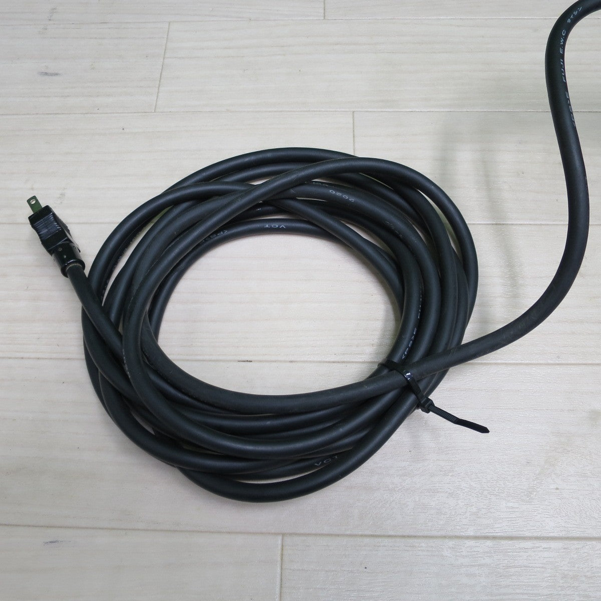 [送料無料] キレイ☆マキタ 100mm ベルトサンダー 9404 電動 工具 研摩 研磨 機 コード式 100V makita☆