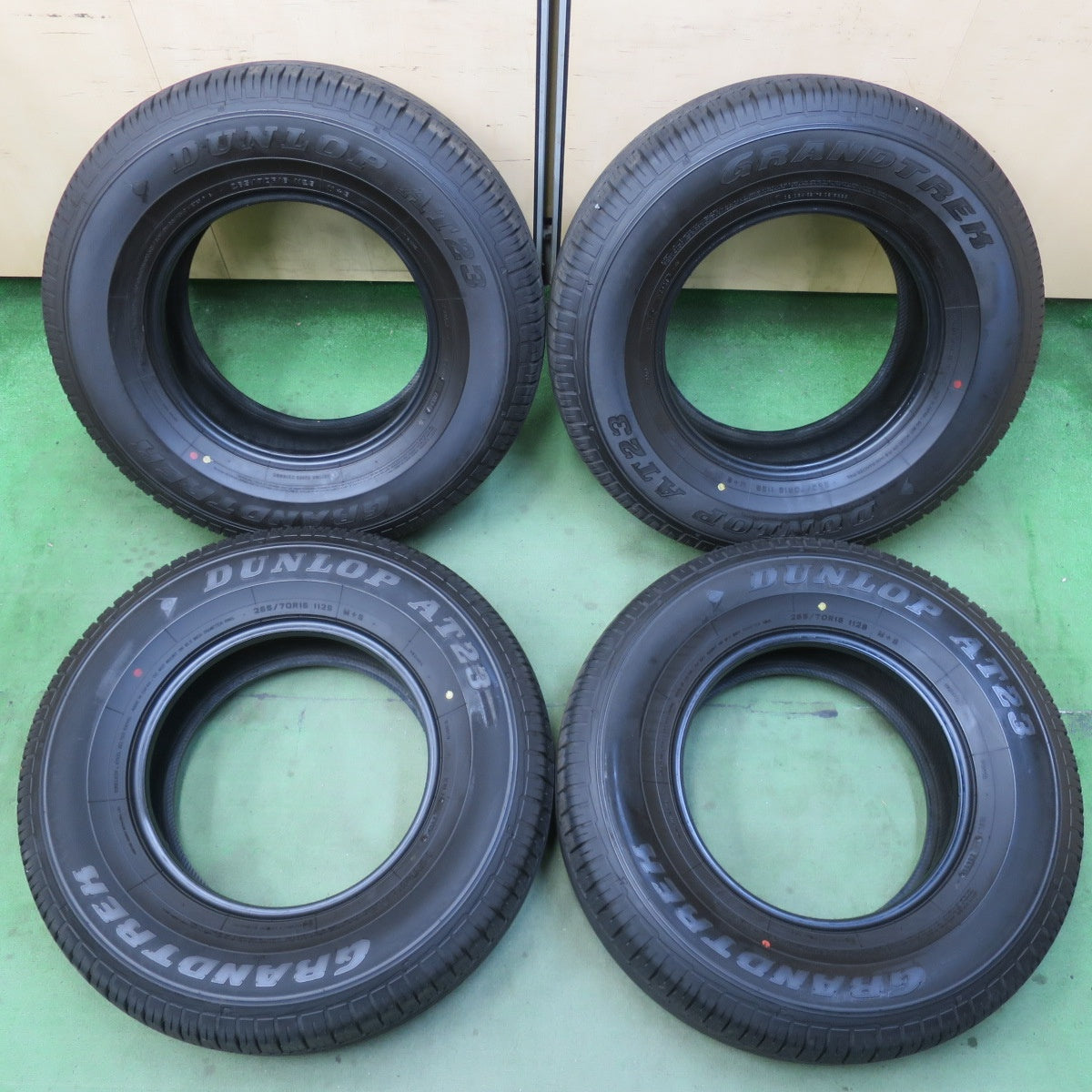 新車外し！25年★265/70R16 ダンロップ AT23 グラントレック タイヤ 16インチ ランクル 70 プラド ハイラックス サーフ 等★6040102イノタ