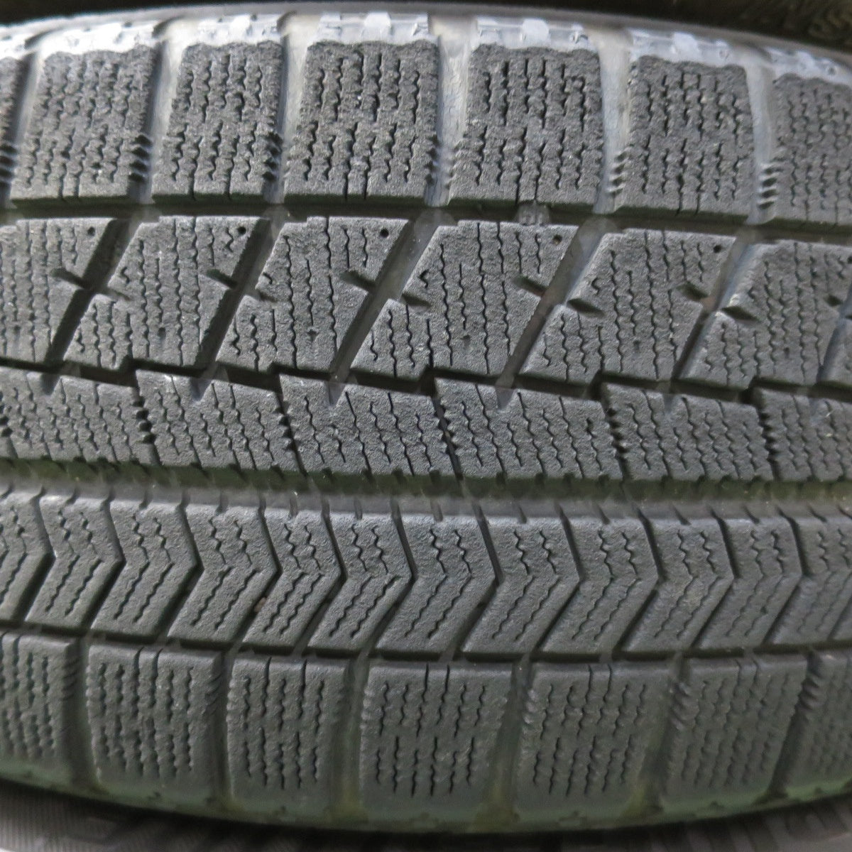 4本価格★シエンタ 等 185/60R15 スタッドレス ブリヂストン ブリザック VRX RiZLEY ライツレー 15インチ PCD100/5H★5100705イス