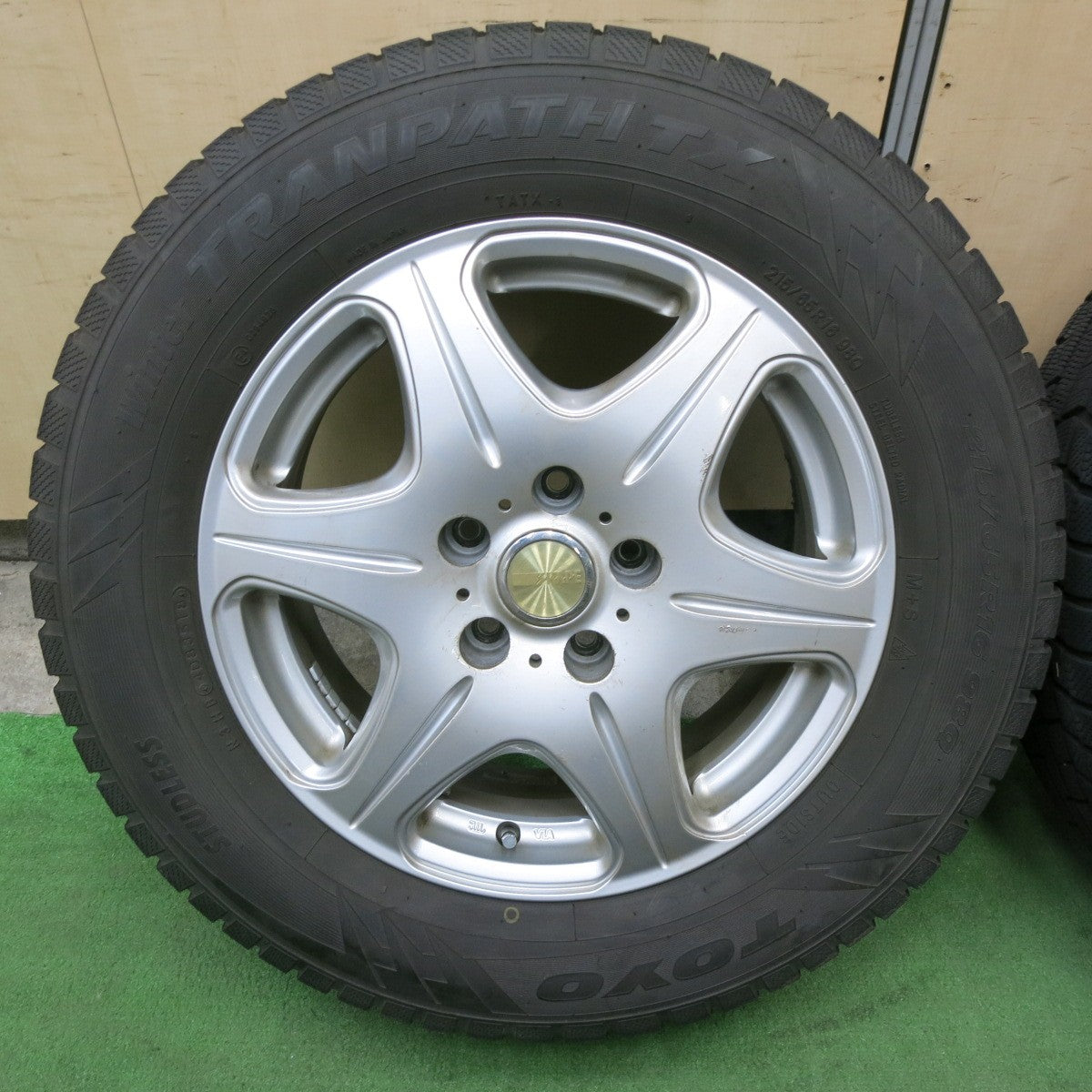 バリ溝！8.5分★スタッドレス 215/65R16 トーヨー ウインター トランパス TX SHAPE 社外 アルミ 16インチ PCD114.3/5H★6012602ナス