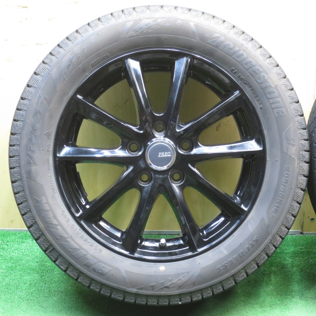 バリ溝！21年！9.5分★スタッドレス 205/55R16 ブリヂストン ブリザック VRX3 PREO プレオ 16インチ PCD114.3/5H★5072402NJス
