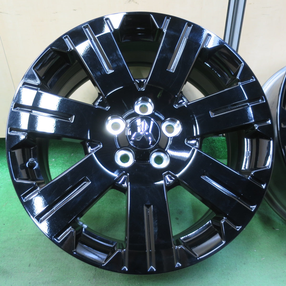 新車外し★三菱 デリカ D:5 シャモニー 純正 ENKEI ホイール 18インチ 18×7J D5 エンケイ PCD114.3/5H★5070904イホ