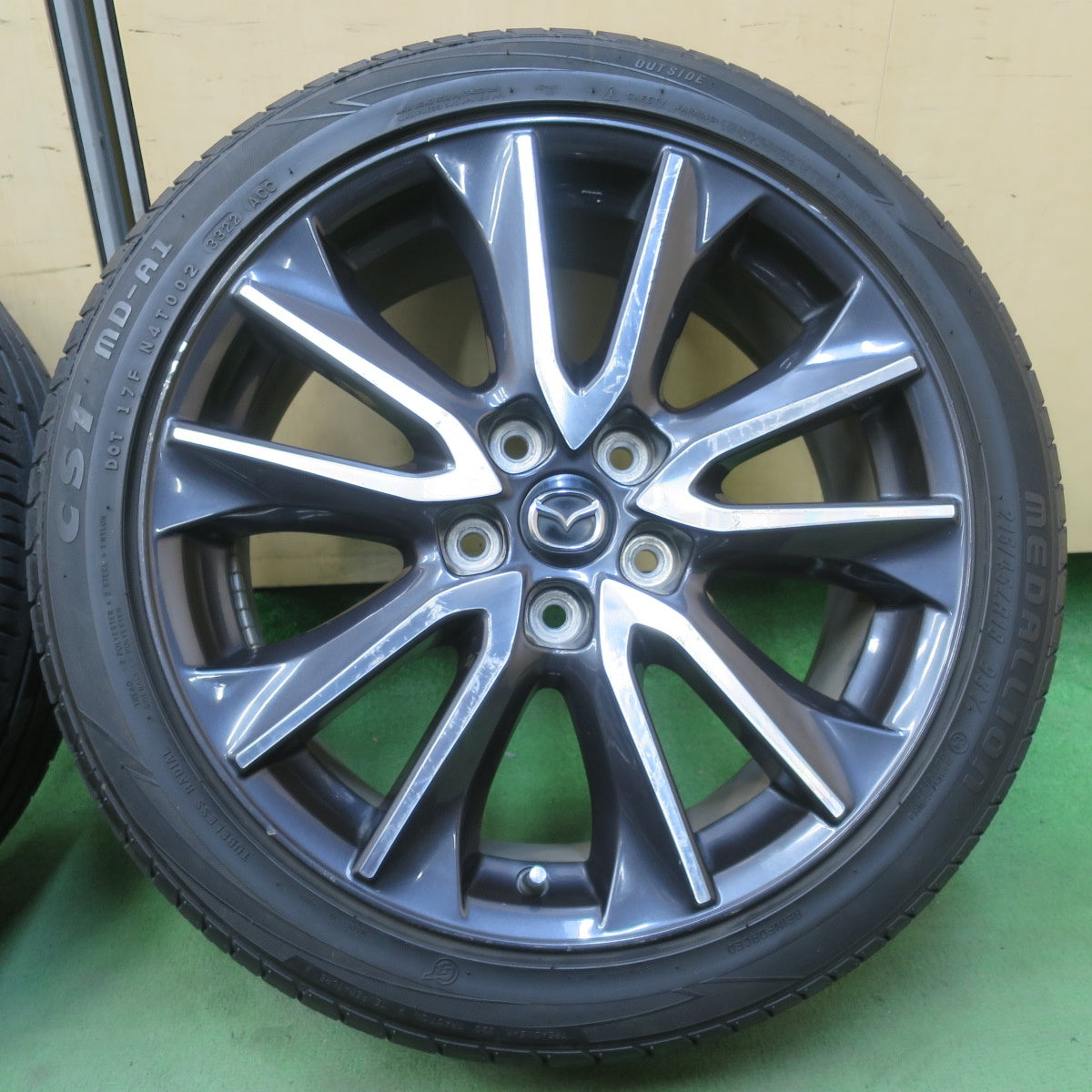 バリ溝！24年！9.5分★マツダ CX-3 純正 215/45R18 メダリオン CST MD-A1 18インチ CX3 PCD114.3/5H★6032609イノ
