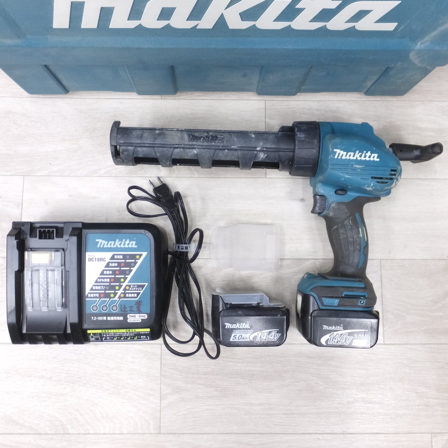 [送料無料] ◆マキタ 充電式 コーキング ガン CG140D 14.4V バッテリー 充電器 ケース 付き 電動 工具◆