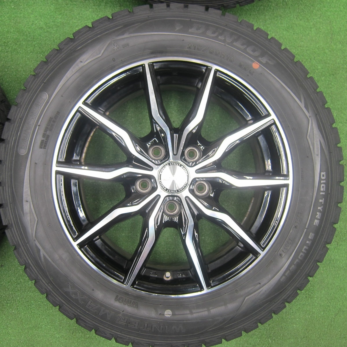 キレイ★スタッドレス 215/60R16 ダンロップ ウインターマックス WM01 B-win KRX 16インチ PCD114.3/5H★4121006TNス