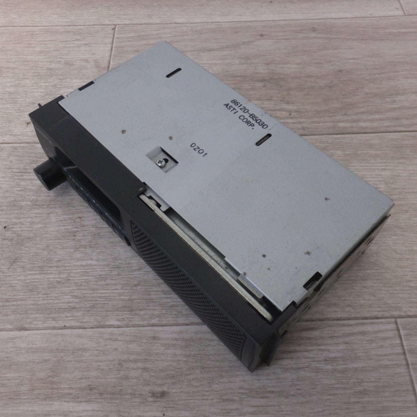 [送料無料] ★ASTI製 ダイハツ 純正 スピーカー内蔵 AM/FMラジオ 86120-B5030[14-3]★