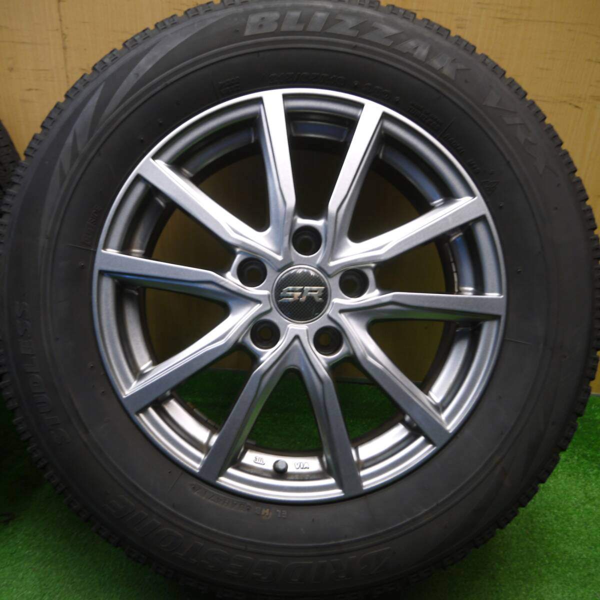 キレイ★スタッドレス 215/65R16 ブリヂストン ブリザック VRX STRANGER ストレンジャー 16インチ PCD114.3/5H★5010801Hス