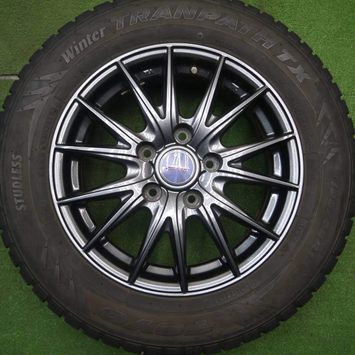 バリ溝！キレイ！9分★スタッドレス 195/65R15 トーヨー ウインター トランパス TX VELVA SPORTZ ヴェルヴァ 15インチ PCD114.3/5H★5012702Hス
