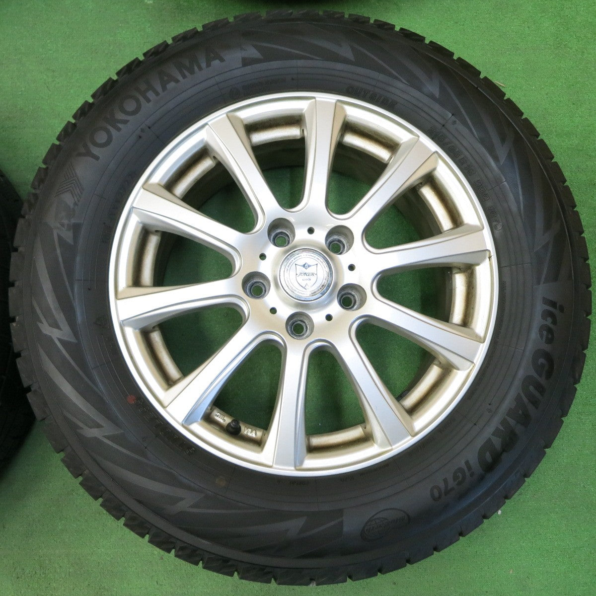 *送料無料* バリ溝！22年！9分★スタッドレス 215/65R16 ヨコハマ アイスガード iG70 JOKER ジョーカー 16インチ PCD114.3/5H★4051101イス