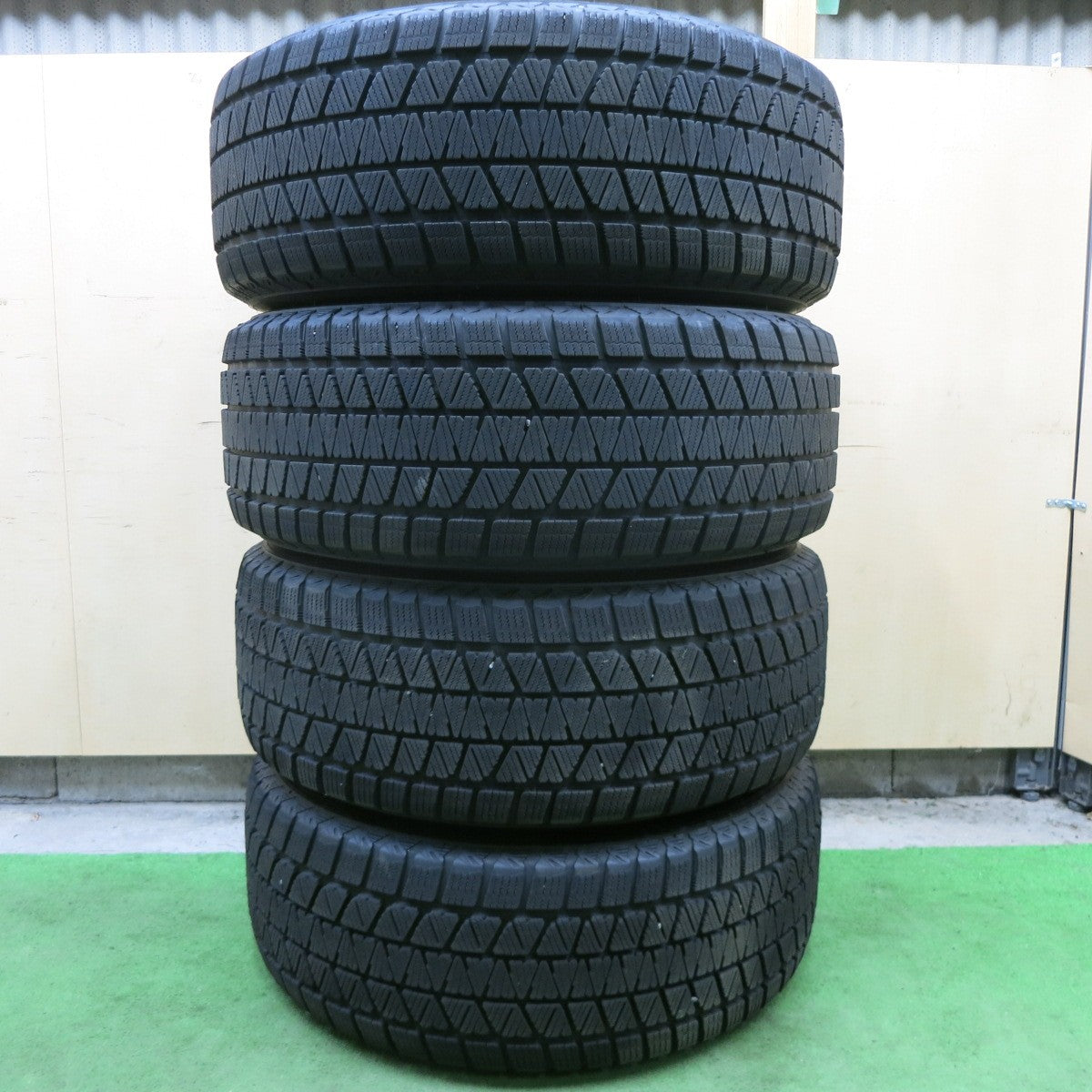バリ溝！23年！キレイ！9.5分★レクサス LX 純正 285/60R18 スタッドレス ブリヂストン ブリザック DM-V3 18インチ PCD150/5H★6012802ナス