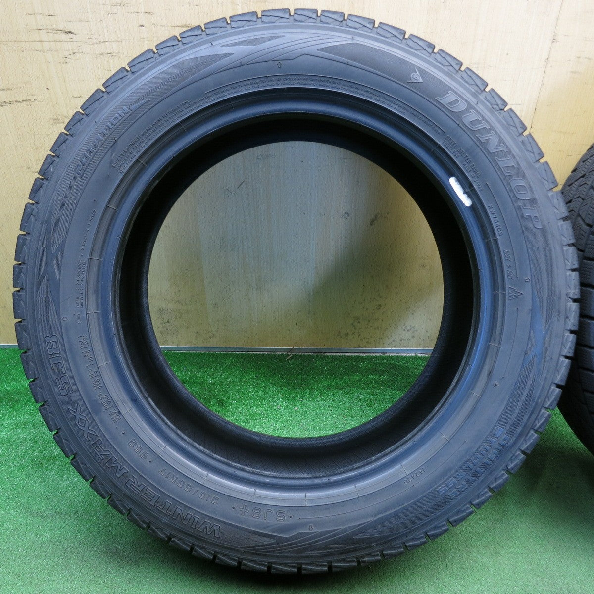 バリ溝！23年！9.5分◎スタッドレス 215/60R17 ダンロップ ウインターマックス SJ8 + タイヤ 17インチ C-HR カローラ クロス 等◎6082605KKスタ
