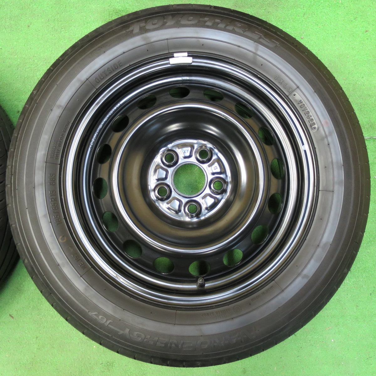 *送料無料* 超バリ溝！23年！キレイ！ほぼ10分★トヨタ シエンタ 純正 スチール 185/65R15 トーヨー ナノエナジー J67 15インチ PCD100/5H★4060503イノ