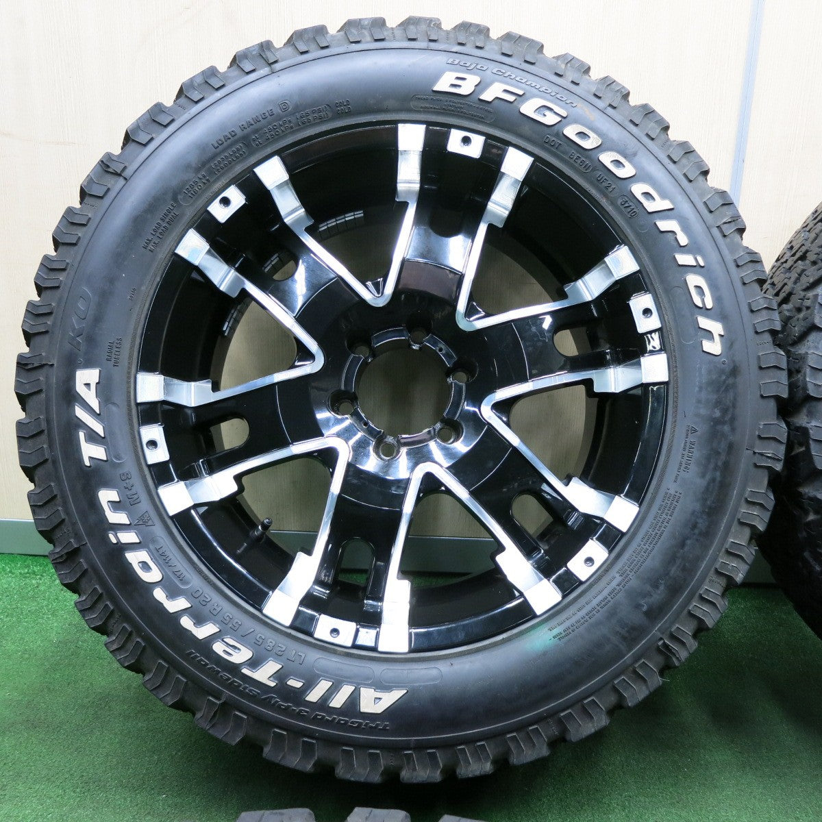 *送料無料* バリ溝！9分★ULTRA 201 バロン 285/55R20 117/114T BFグッドリッチ All-Terrain T/A ウルトラ PCD139.7/6H★4032501NJス