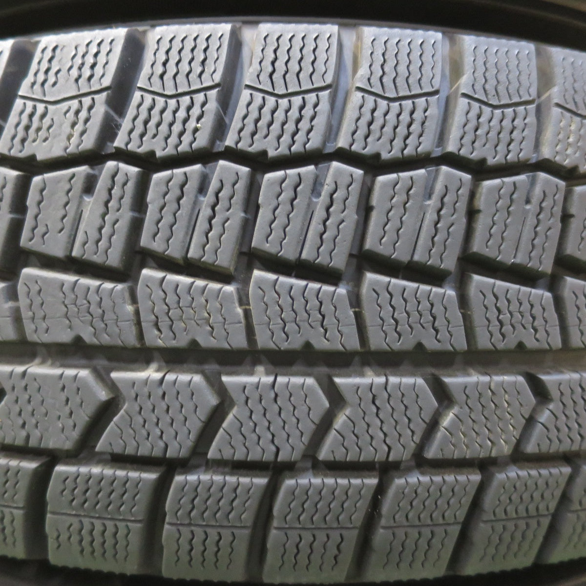 バリ溝！22年！9.5分◎プリウス 等 195/65R15 スタッドレス ダンロップ ウインターマックス WM02 TEAD テッド 15インチ PCD100/5H◎6081217イス