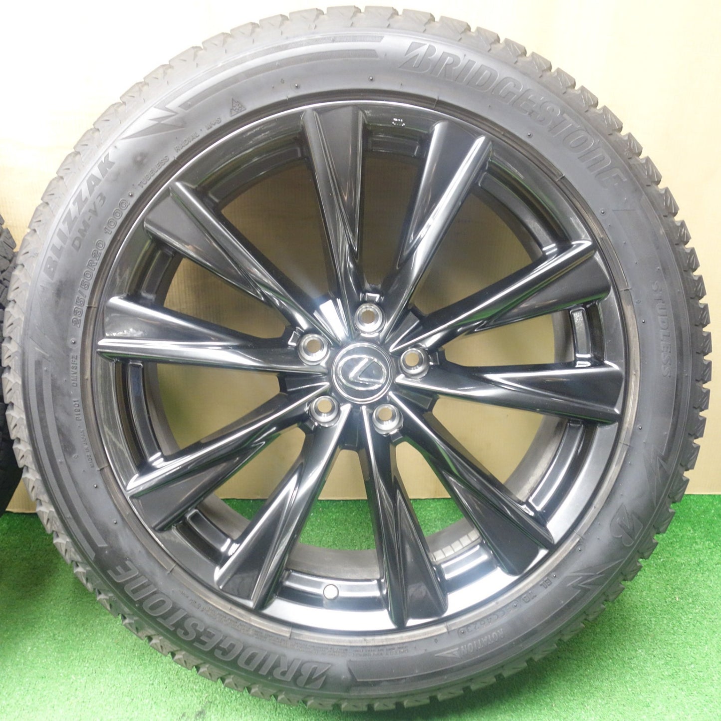 センサー付！バリ溝！23年！キレイ！9分★レクサス NX Fスポーツ 純正 235/50R20 スタッドレス ブリヂストン ブリザック DM-V3 20インチ PCD114.3/5H★6030401KTス