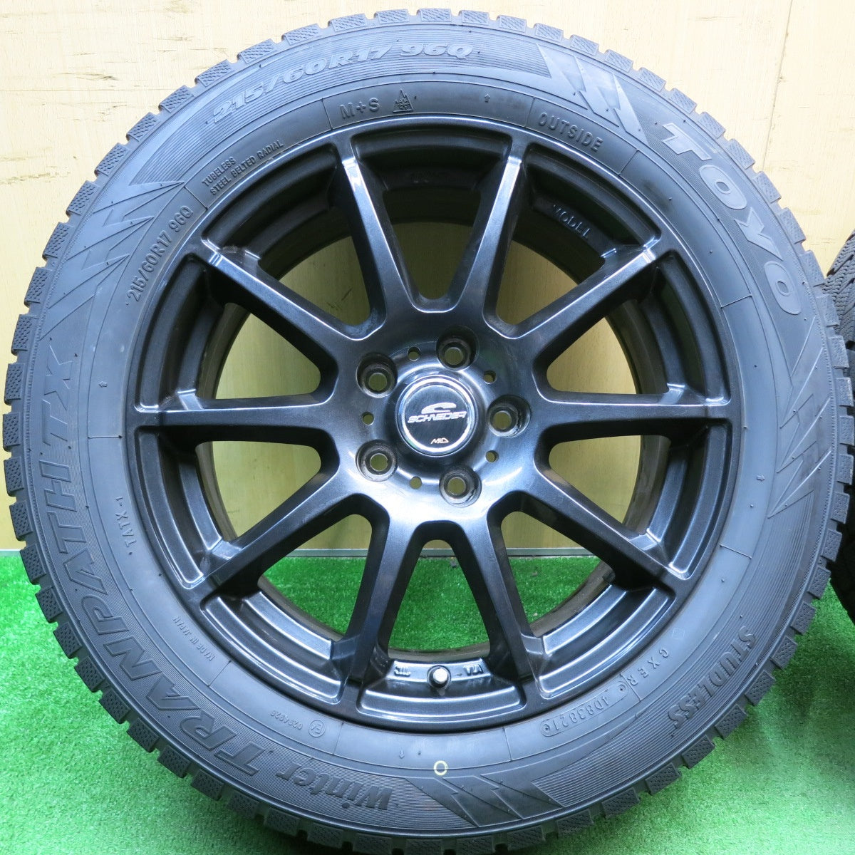 バリ溝！21年！キレイ！9.5分★スタッドレス 215/60R17 トーヨー ウインター トランパス TX SCHNEIDER MiD シュナイダー 17インチ PCD114.3/5H★5052302AKス