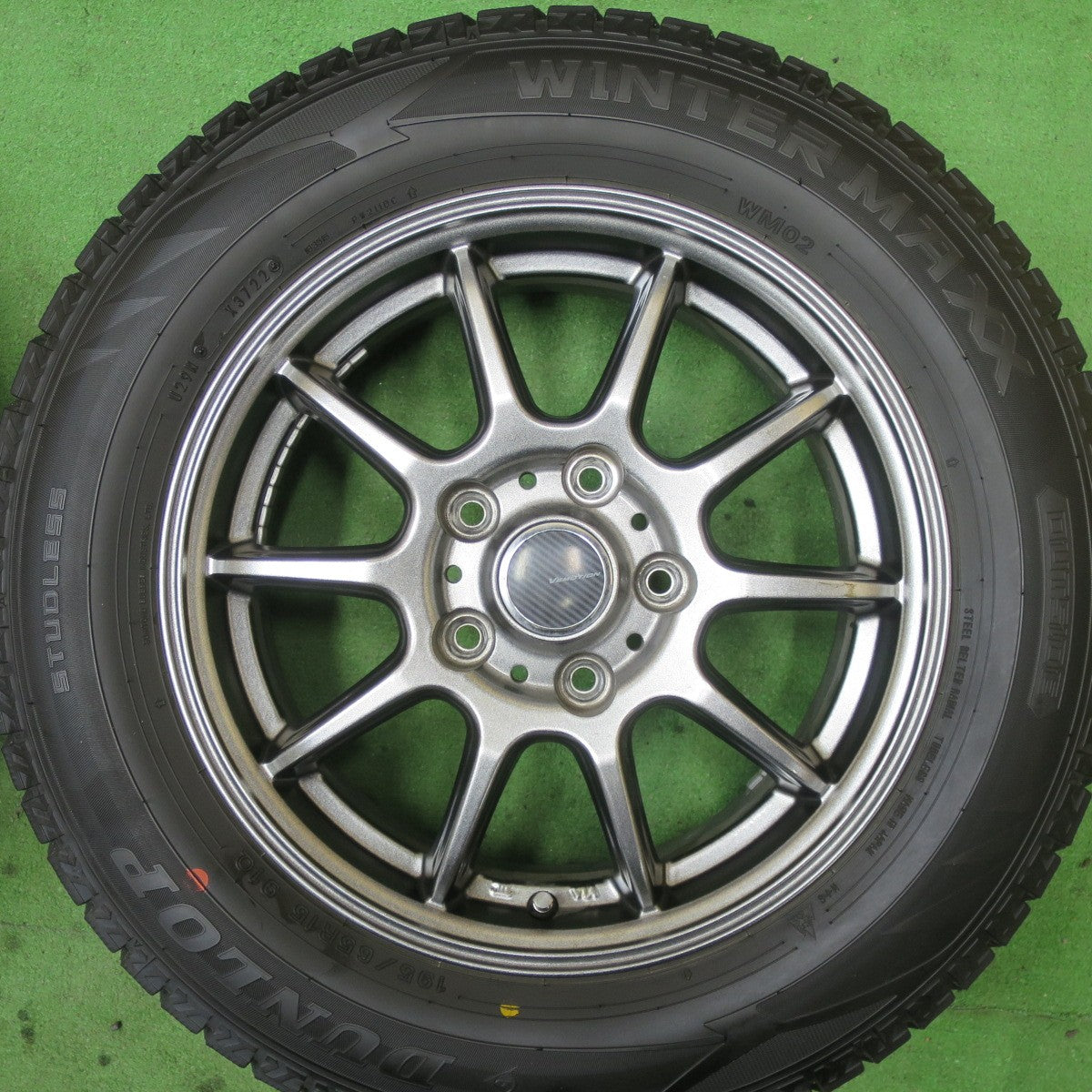 バリ溝！22年！キレイ！9.5分★スタッドレス 195/65R15 ダンロップ ウインターマックス WM02 VEMOTION Vエモーション 15インチ PCD114.3/5H★5051803TTス