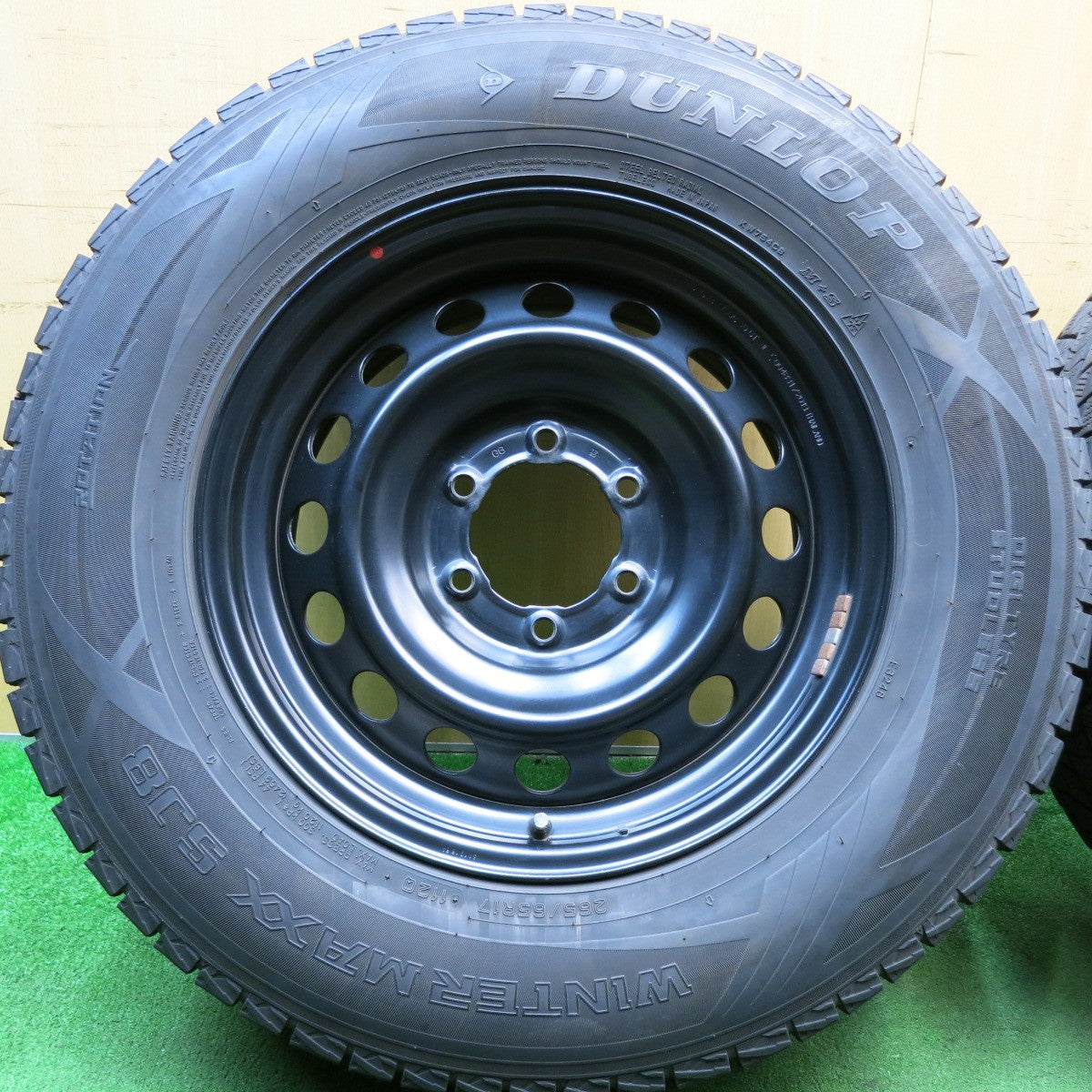 バリ溝！キレイ！8.5分★トヨタ ハイラックス Xグレード 純正 265/65R17 スチール スタッドレス ダンロップ ウインターマックス SJ8 17インチ PCD139.7/6H★5061310HAス