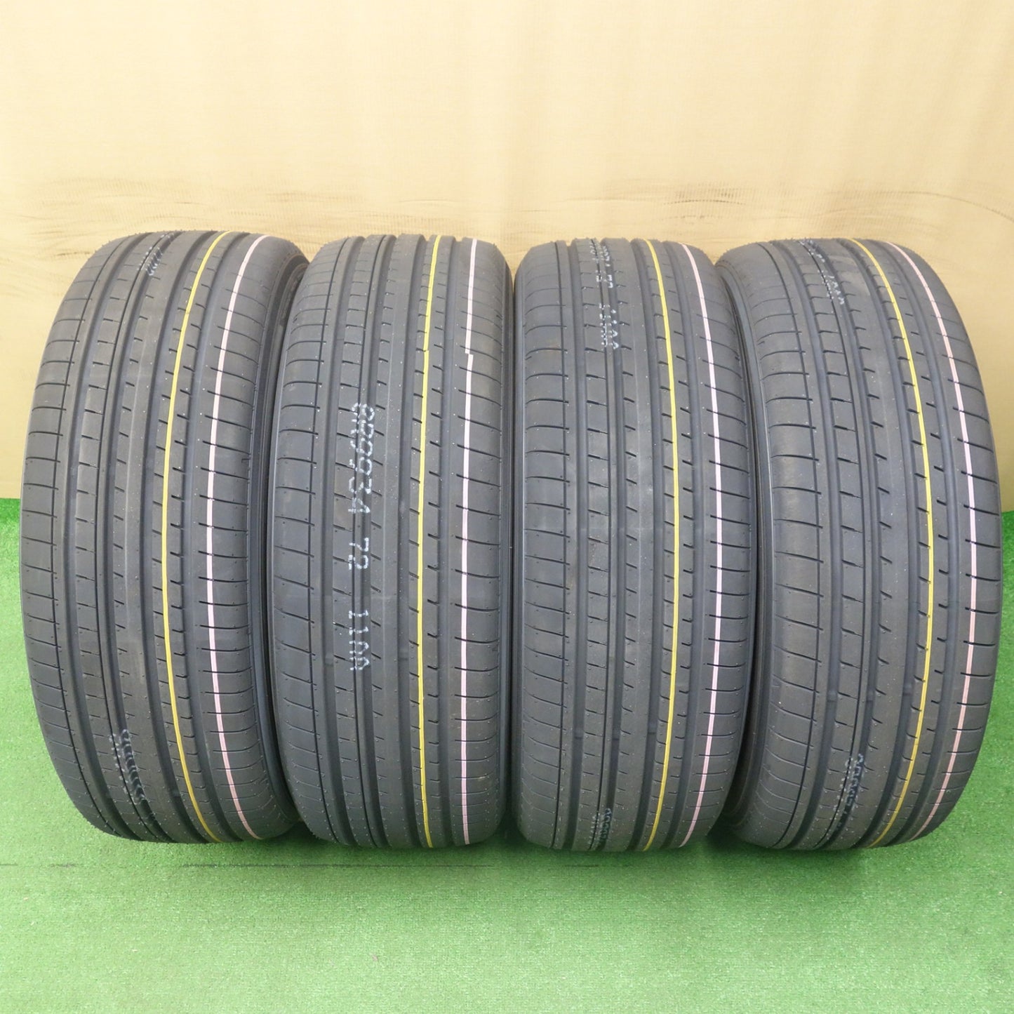 未使用！25年★235/60R18 ヨコハマ アドバン V61 タイヤ 18インチ レクサス NX RX ハリアー RAV4 CX-80 CX-60 等★6042205KTノタ