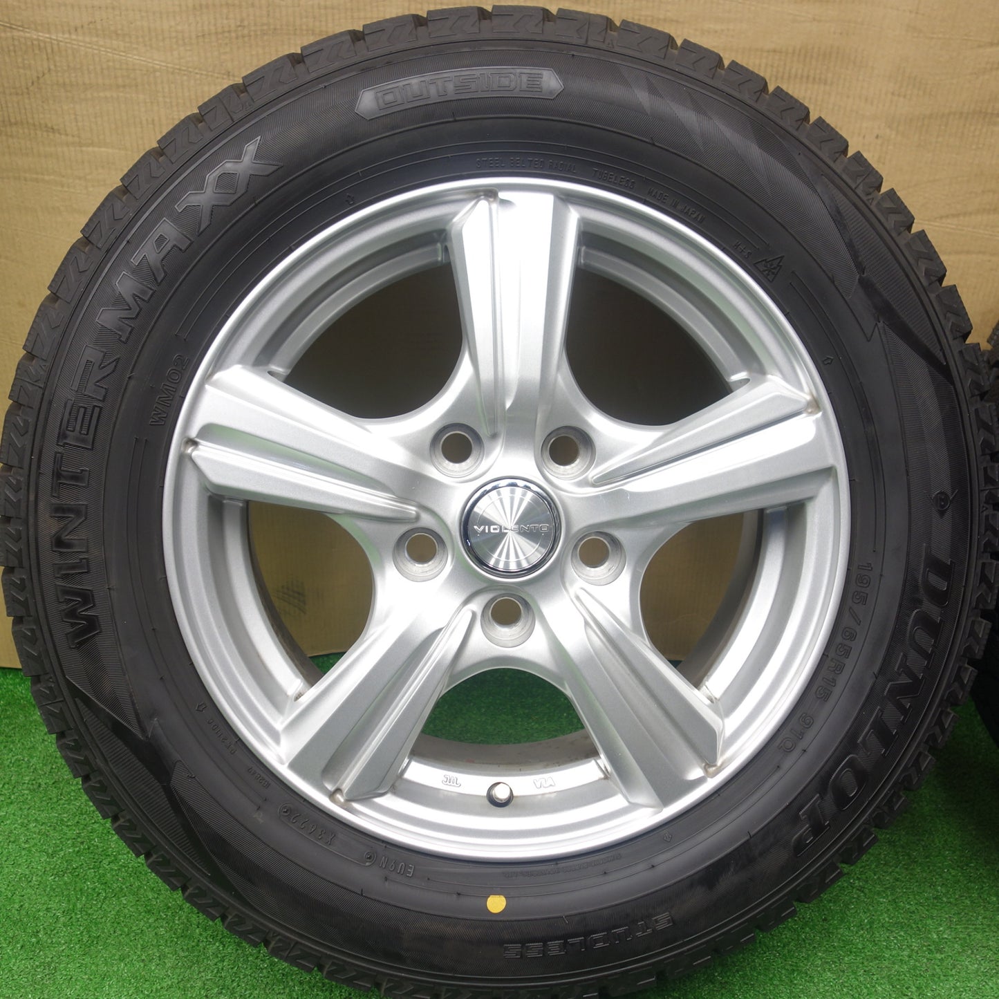 バリ溝！22年！キレイ！ほぼ10分★スタッドレス 195/65R15 ダンロップ ウインターマックス WM02 VIOLENTO ヴィオレント 15インチ PCD114.3/5H★5122902KTス