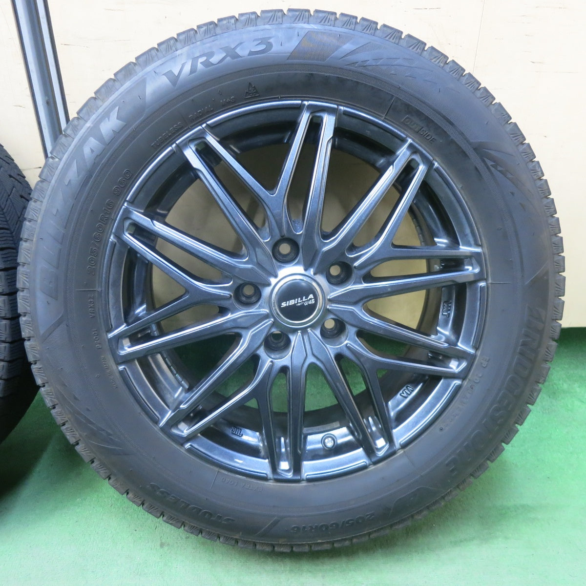 バリ溝！23年！キレイ！9分★スタッドレス 205/60R16 ブリヂストン ブリザック VRX3 SIBILLA NEXT W45 シビラ ネクスト 16インチ PCD114.3/5H★6033001SKス