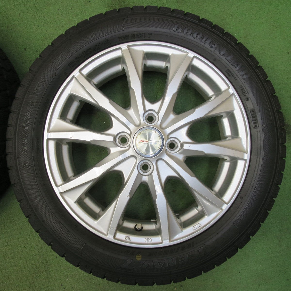 バリ溝！9分★スタッドレス 165/60R15 グッドイヤー アイスナビ7 JOKER ジョーカー 15インチ 軽サイズ PCD100/4H★5082803イス