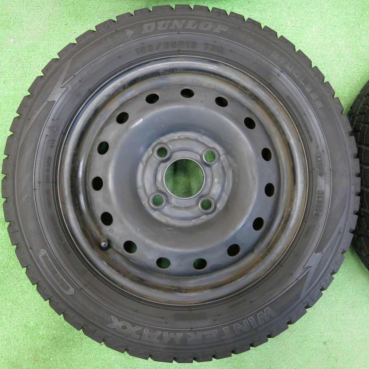 *送料無料* バリ溝！21年！ほぼ10分★スタッドレス 155/65R13 ダンロップ ウインターマックス WM02 スチール ホイール 13インチ PCD100/4H★4041706イス
