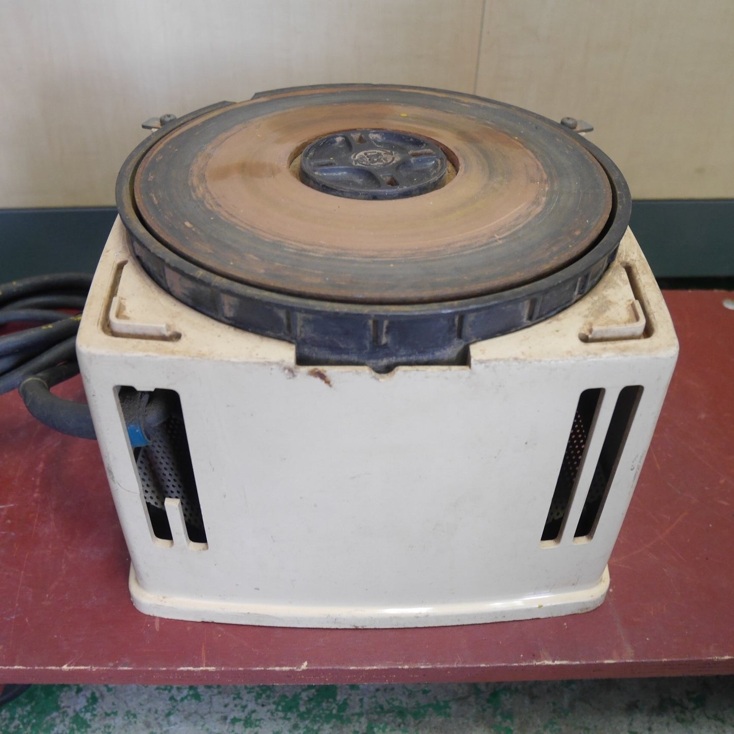 [送料無料] ☆マキタ 刃物 研摩 機 9820-1 電動 工具 研磨機 刃物 研ぎ 機 makita 100V☆
