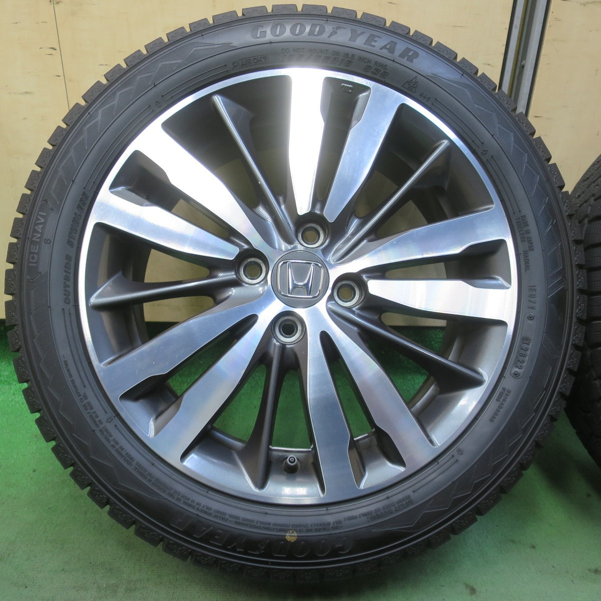 バリ溝！22年！キレイ！9.5分◎ホンダ フィット RS 純正 185/55R16 スタッドレス グッドイヤー アイスナビ8 16インチ PCD100/4H◎6080501IMス