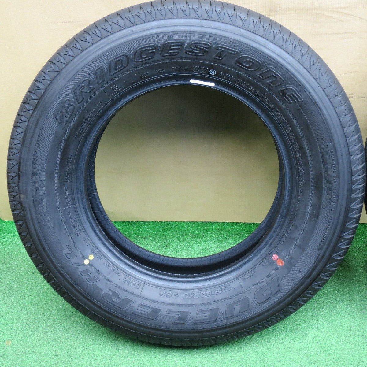 バリ溝！25年！9.5分以上★195/80R15 ブリヂストン デューラー H/L 852 DUELER タイヤ 15インチ ジムニーシエラ ジムニーノマド 等★6042203NKノタ