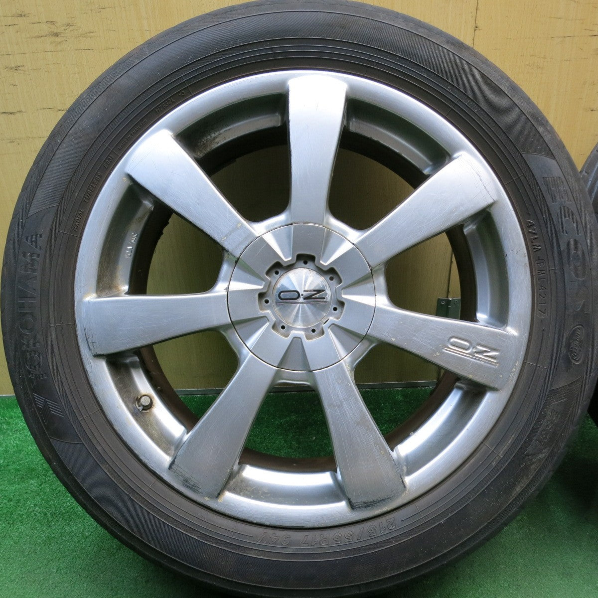 4本価格★O・Z TITAN 215/55R17 ヨコハマ エコス ES31 17インチ OZ チタン PCD 108 114.3/5H マルチ★5071303HAノ