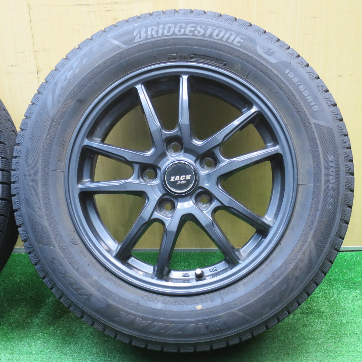 バリ溝！23年！キレイ！8.5分★スタッドレス 195/65R15 ブリヂストン ブリザック VRX3 ZACK JP-520 MONZA ザック 15インチ PCD114.3/5H★5112101NJス