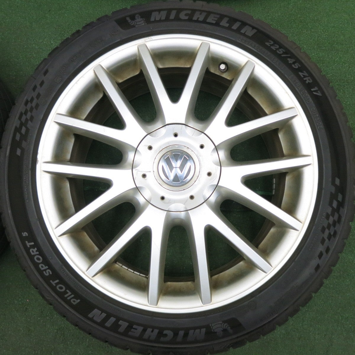 *送料無料* バリ溝！22年！9.5分★ワーゲン ゴルフ5 ヴァリアント 純正 225/45R17 ミシュラン パイロット スポーツ5 PCD112/5H★4051101HAノ
