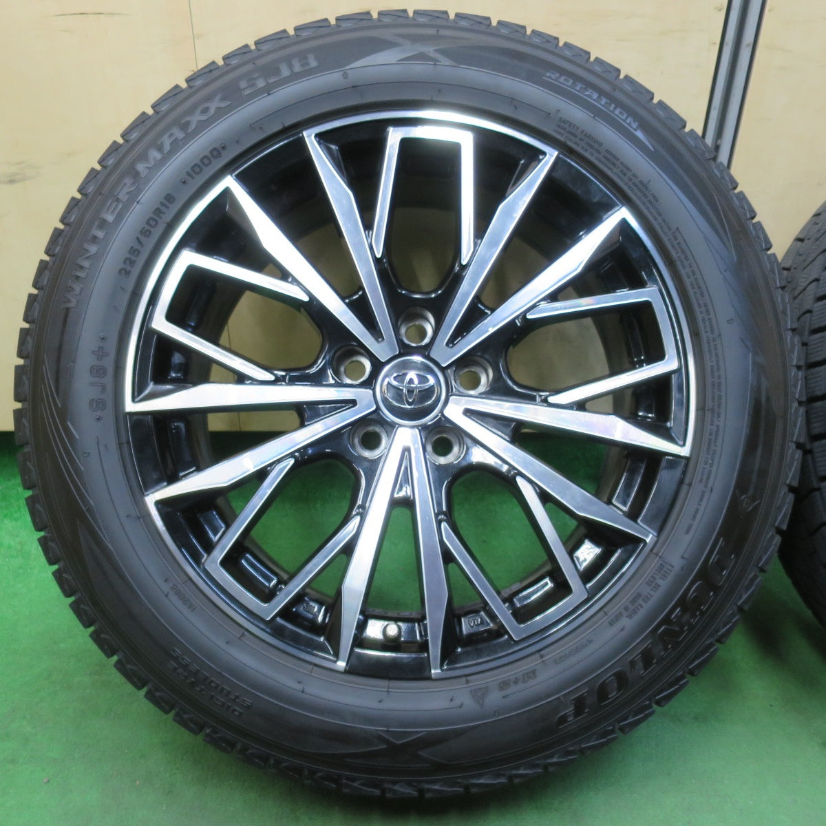 [送料無料] バリ溝！21年！キレイ！9分★LEHRMEISTER レアマイスター L-F FIRST 225/60R18 スタッドレス ダンロップ ウインターマックス SJ8+ トヨタ PCD114.3/5H★4112205イス