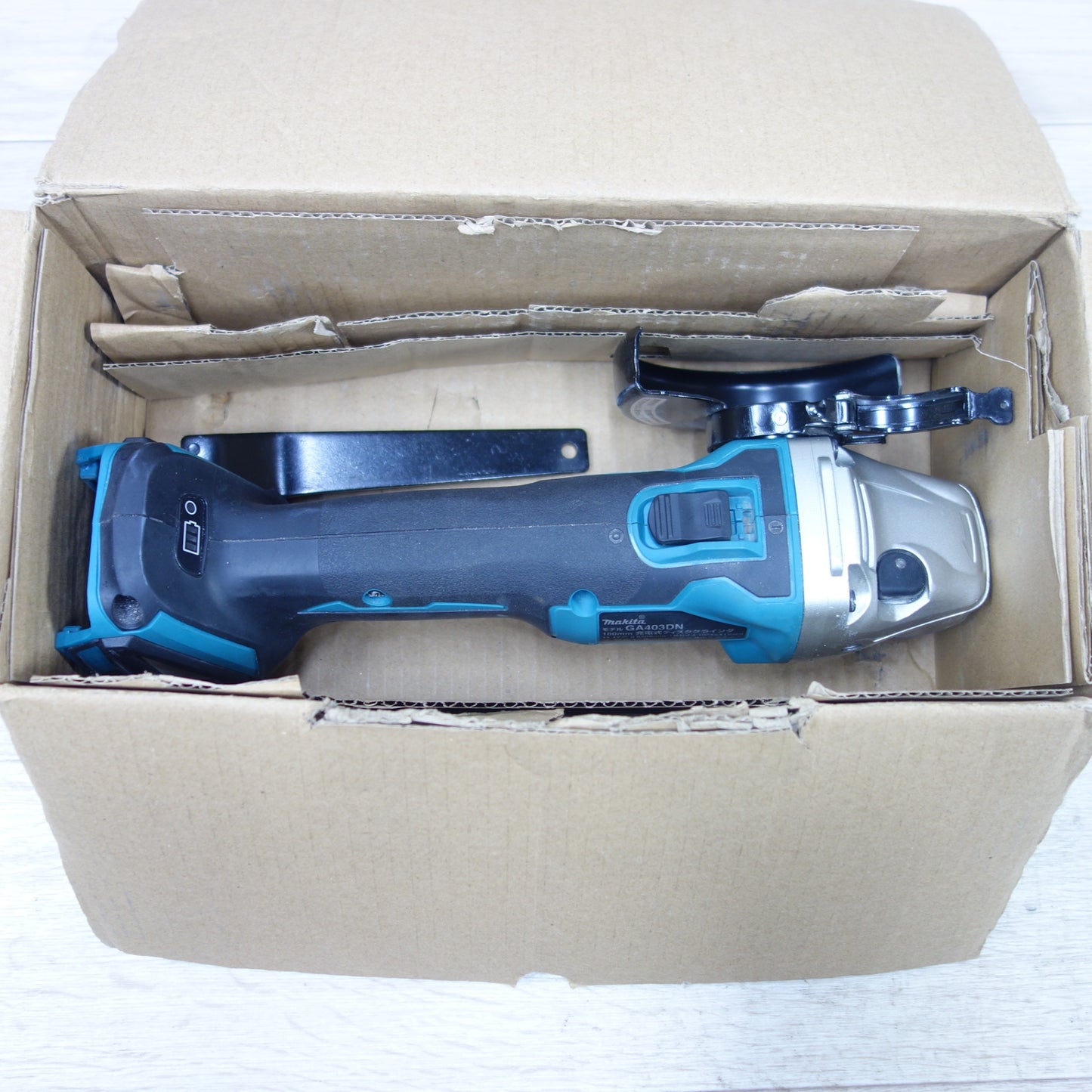 [送料無料] キレイ◆マキタ 100mm 充電式 ディスク グラインダ GA403DN 14.4V 電動 工具 研摩 研磨 機 コードレス Makita◆